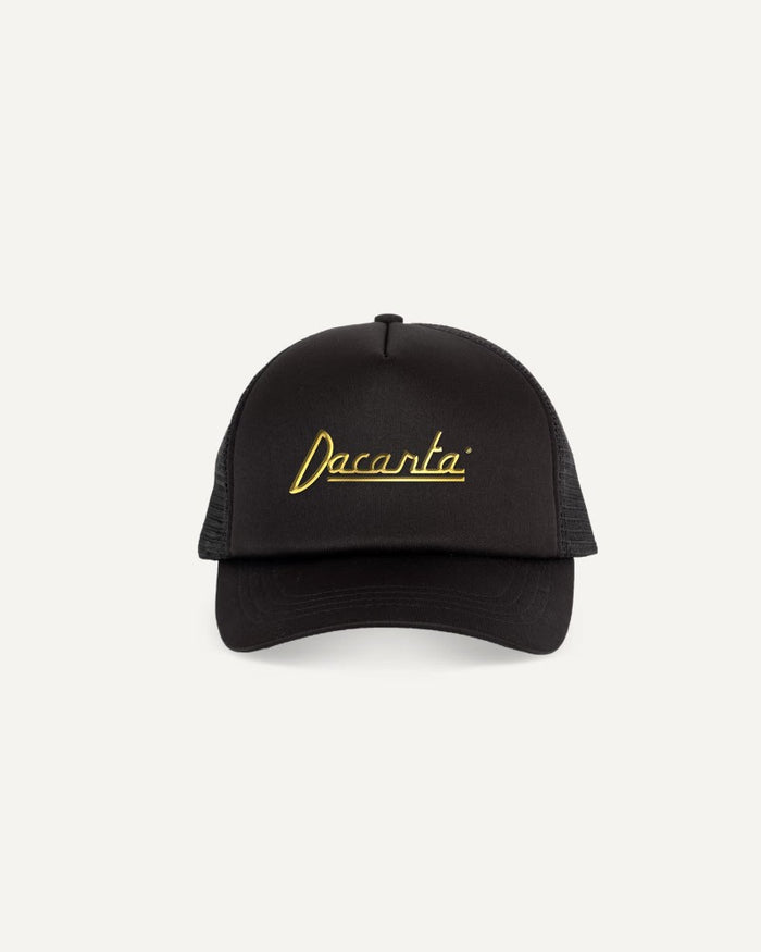 Gorra trucker personalizada con logo Dacarta